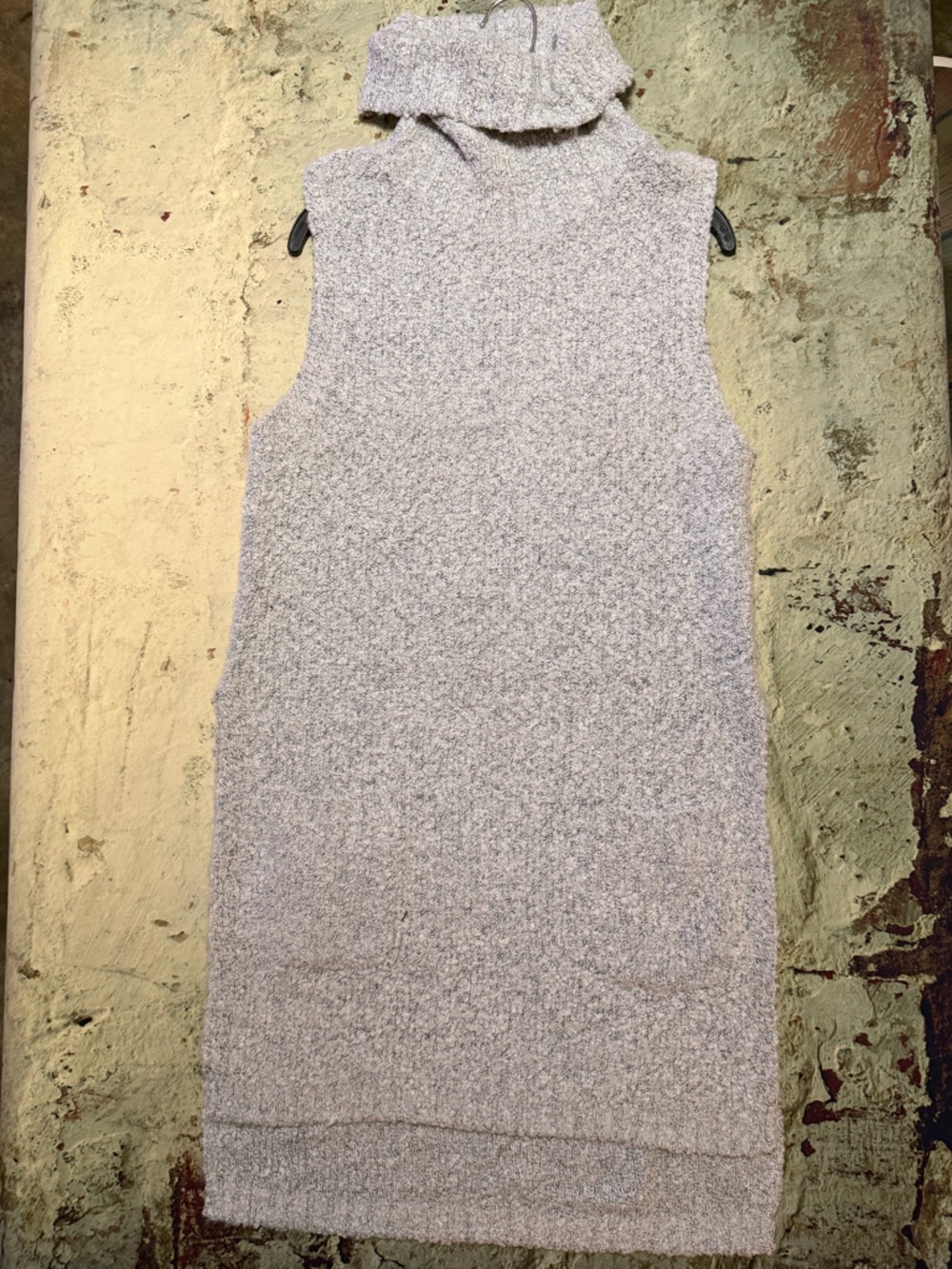Alya Women’s Crewneck Sweater Vest in Light Heather Gray
